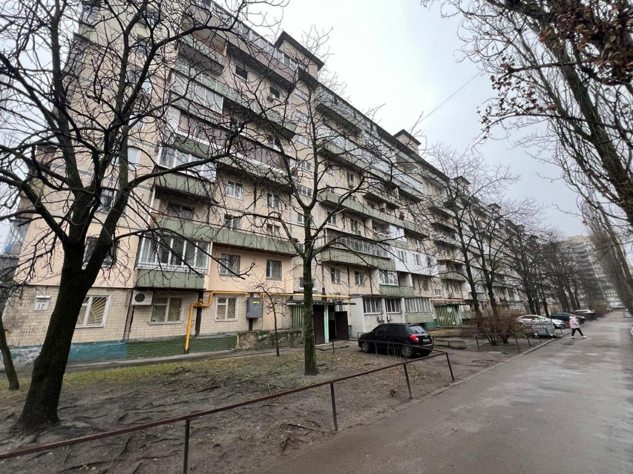 Квартира Эконом-Класса Возле Метро Левобережная Kyiv Exterior foto